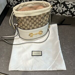 Cream and tan Gucci bucket bag purse